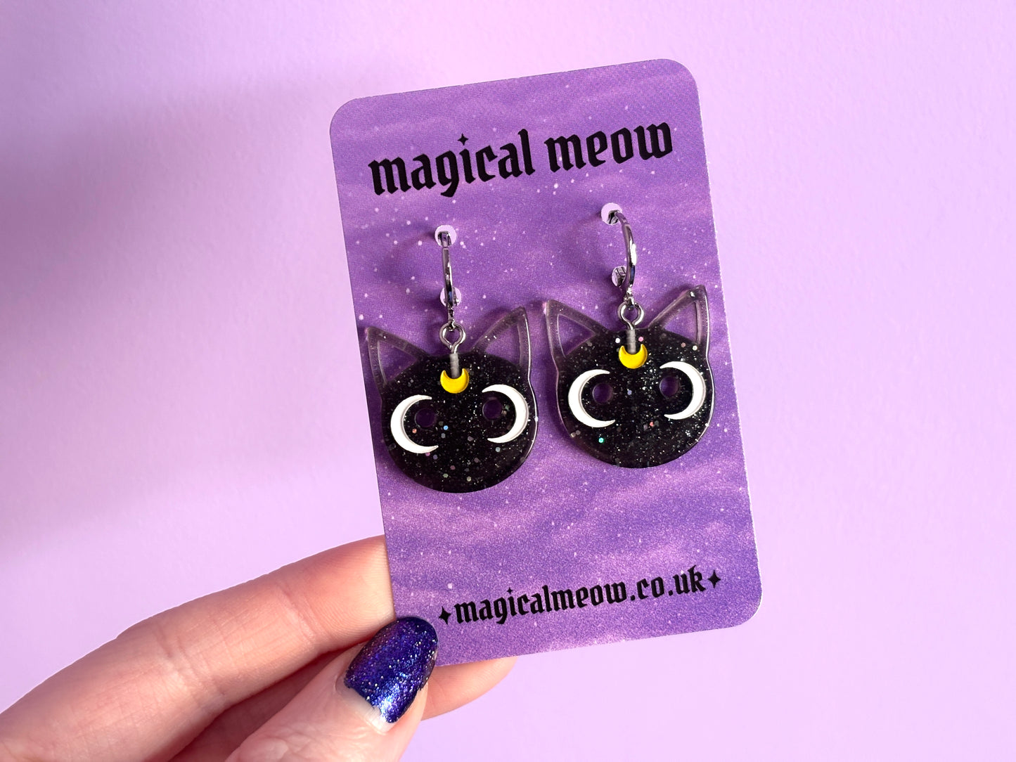 MAGICAL - Black Resin Kitty Earrings