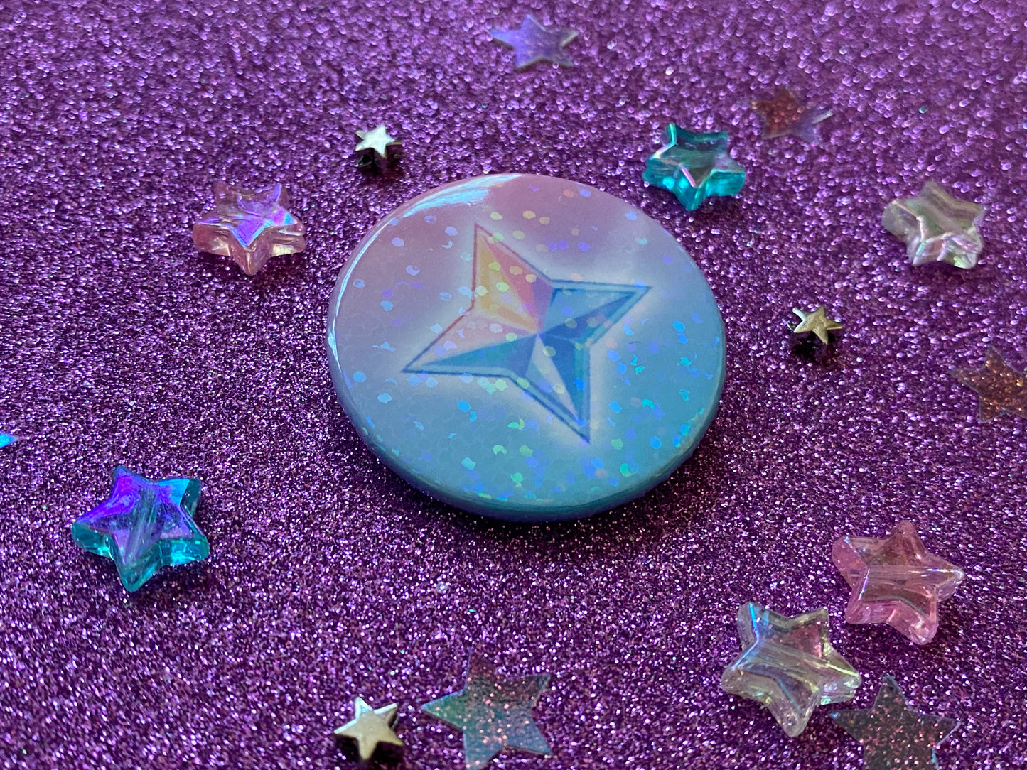 PRIMOGEM - Genshin Impact Holographic Pin Badge