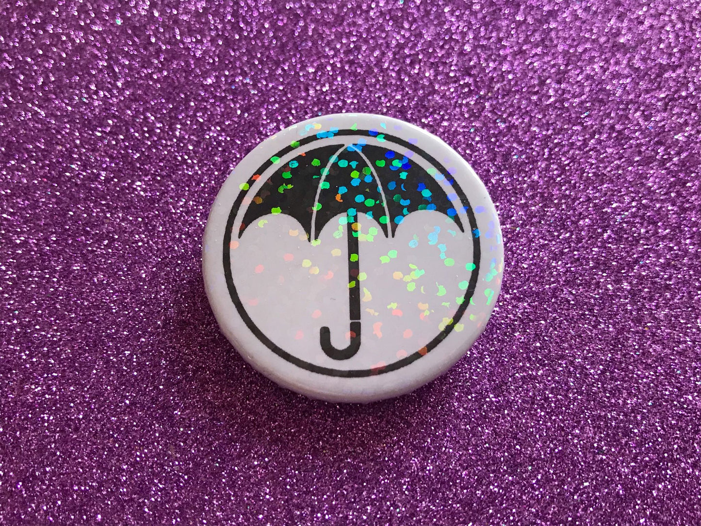 THE UMBRELLA ACADEMY - Holographic Pin Badge