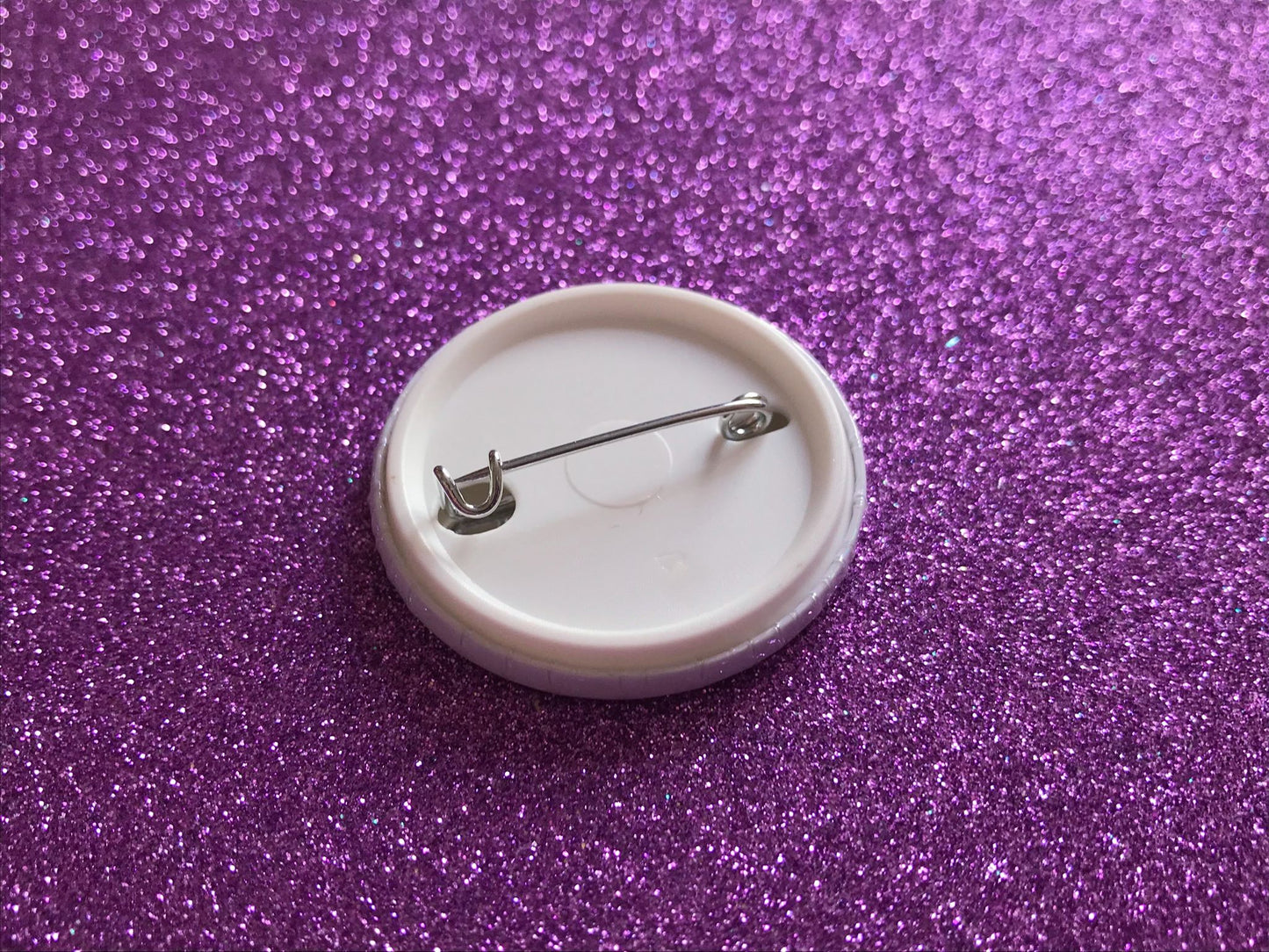 THE UMBRELLA ACADEMY - Holographic Pin Badge