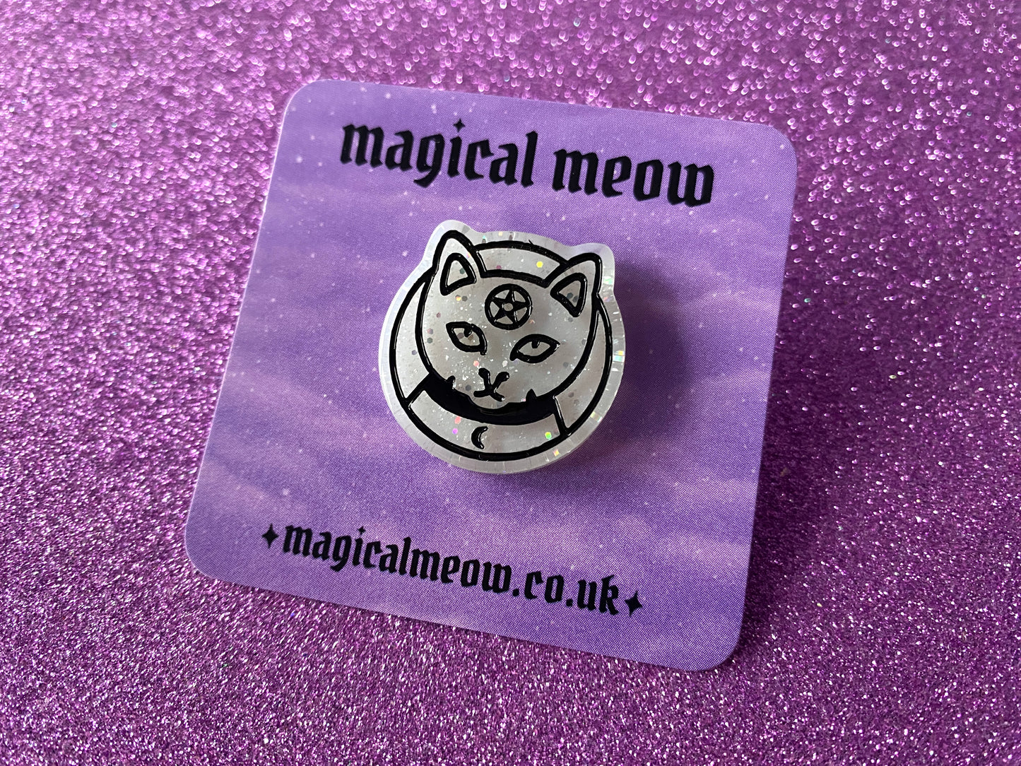 WHITE - Sparkly Resin Pentagram Cat Pin