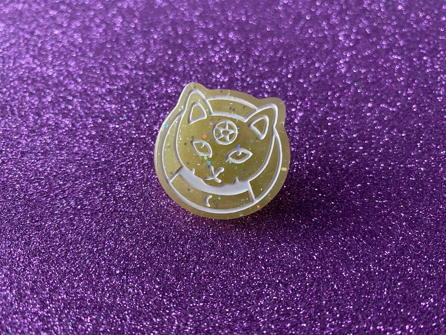 YELLOW - Sparkly Resin Pentagram Cat Pin