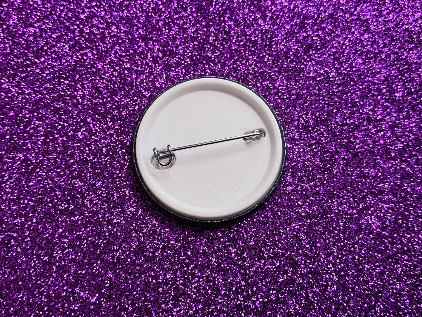 UWU [Edgy] - Holographic Pin Badge